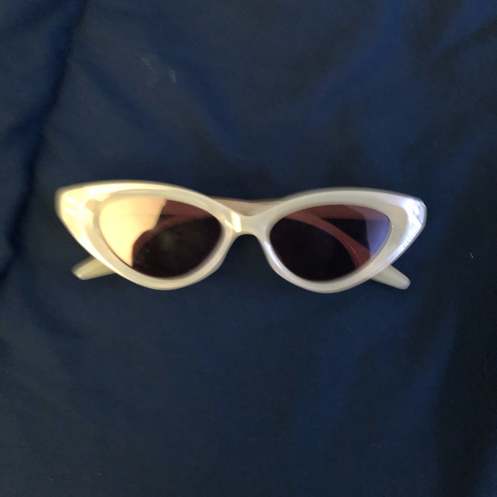 trendy glasses